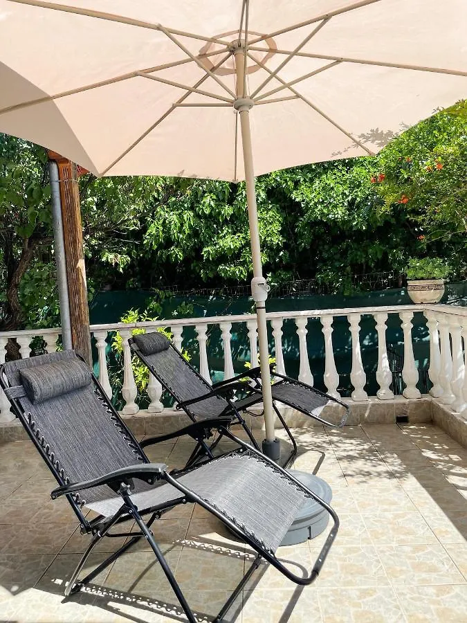 Casa Lia-Beach Front Villa Nea Kallikrateia 0*,