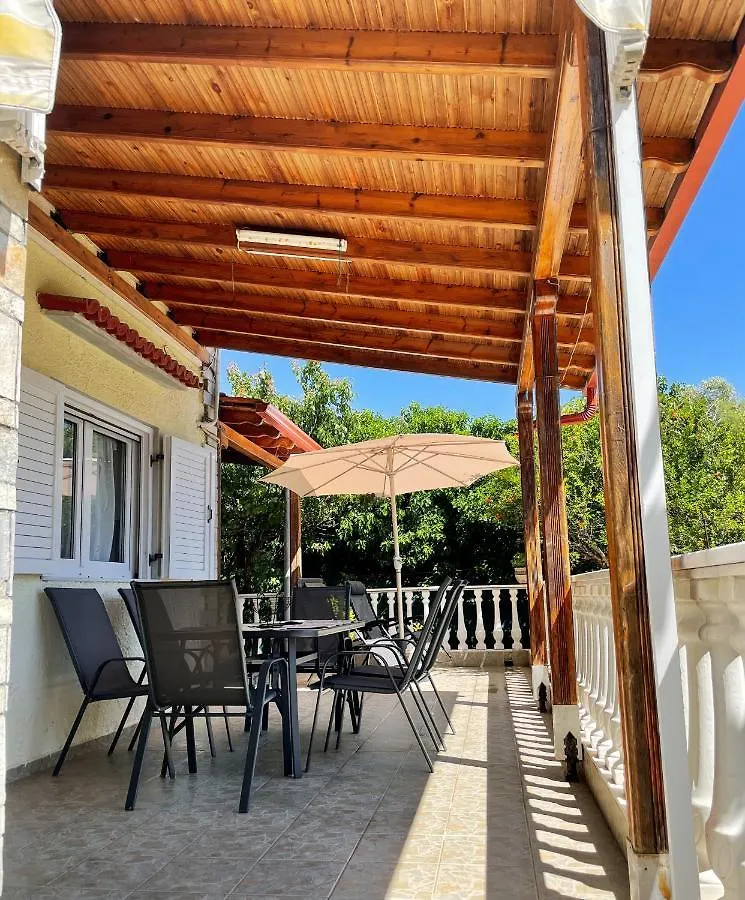 Casa Lia-Beach Front Villa Nea Kallikrateia