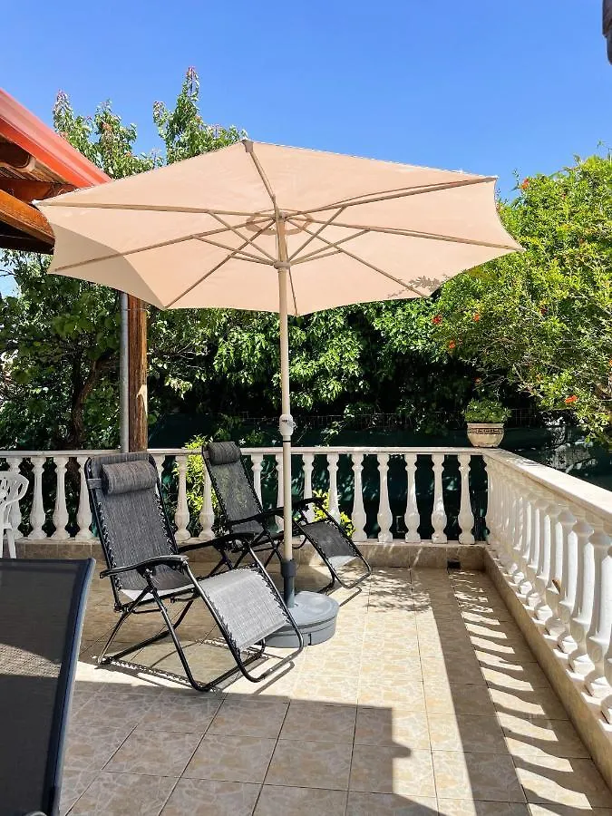 Casa Lia-Beach Front Villa Nea Kallikrateia