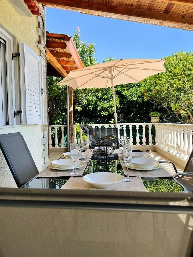Casa Lia-Beach Front Villa Nea Kallikrateia