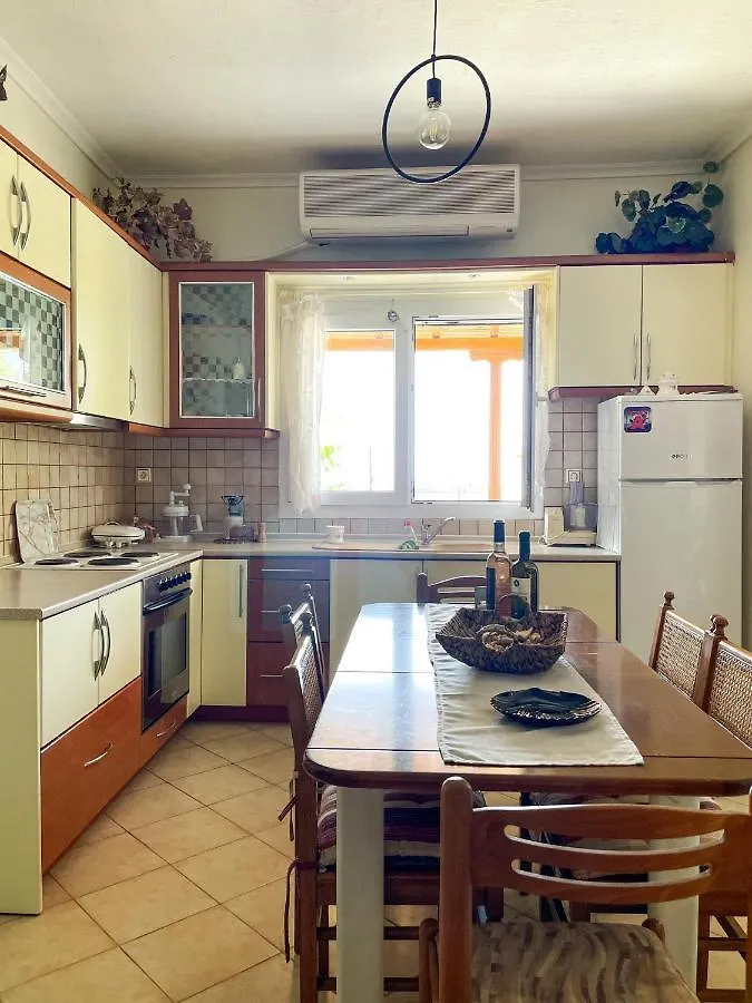 Casa Lia-Beach Front Villa Nea Kallikrateia