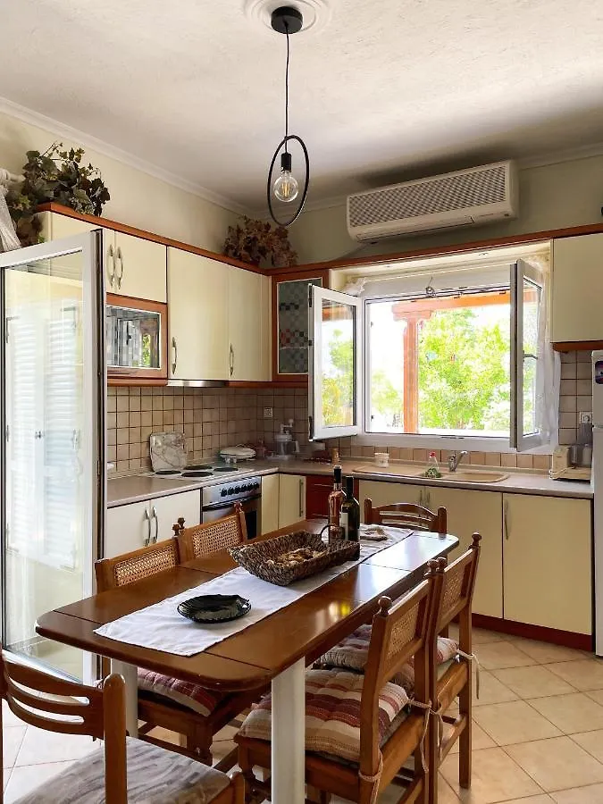 Casa Lia-Beach Front Villa Nea Kallikrateia 0*,