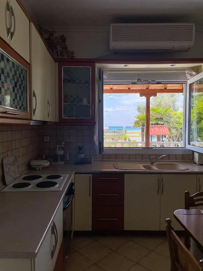 Casa Lia-Beach Front Villa Nea Kallikrateia