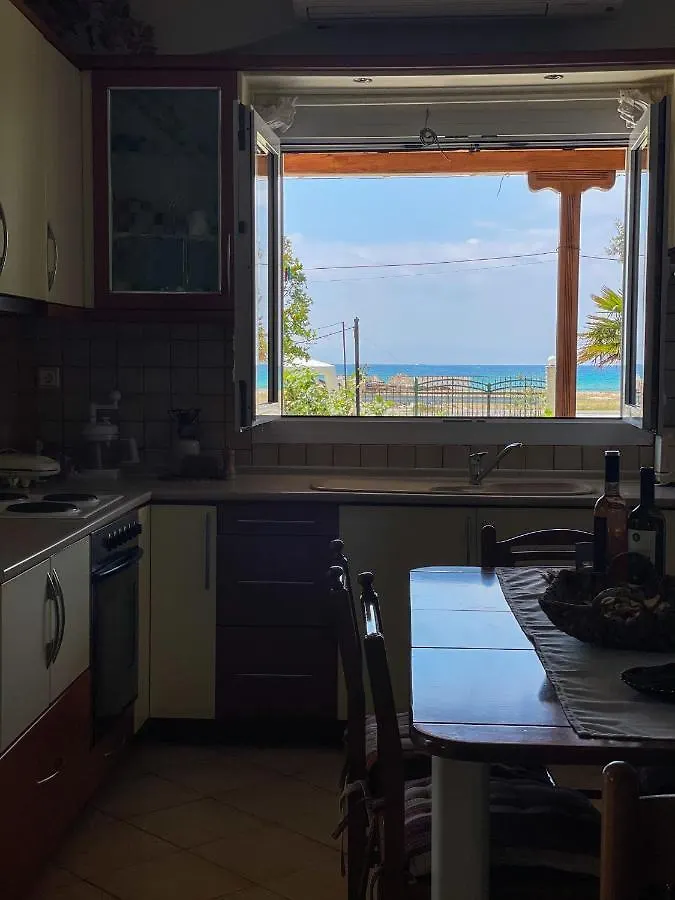 Casa Lia-Beach Front Villa Nea Kallikrateia
