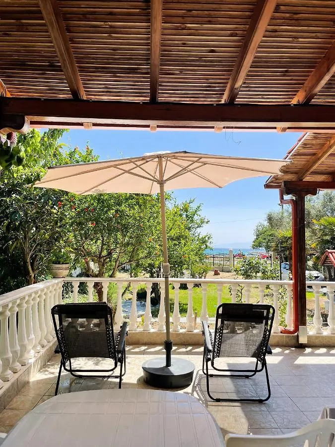 Holiday home Casa Lia-Beach Front Villa Nea Kallikrateia